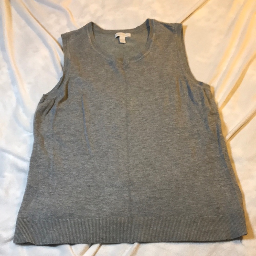 Sleeveless sweater top